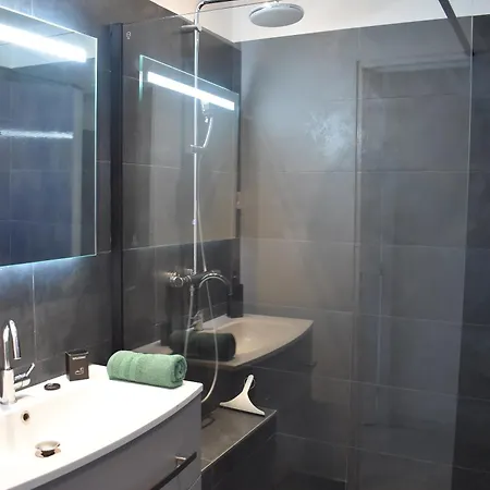 Apartment Chez Stf